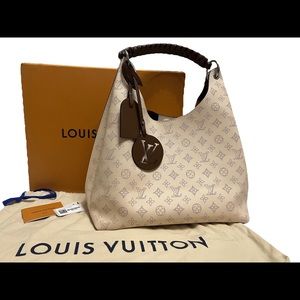 Louis Vuitton Carmel Mahina Leather Hobo Handbag